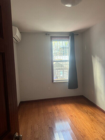 Building Photo - 43-18 58th St