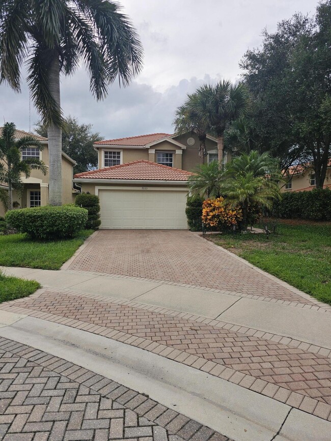 Building Photo - 7533 Topiary Ave