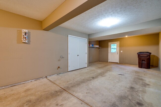 Building Photo - 4308 Straight Arrow Rd