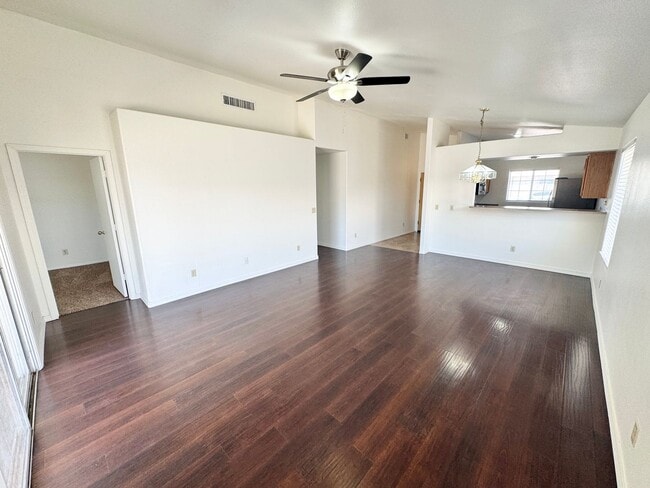 Building Photo - 3 Bedroom/2 Bath Single Level Home! NO HOA