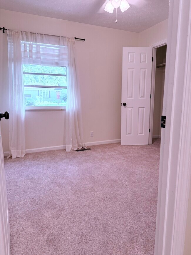 Building Photo - 5939 Westmere Dr