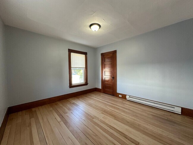 Building Photo - 449 Kelley St
