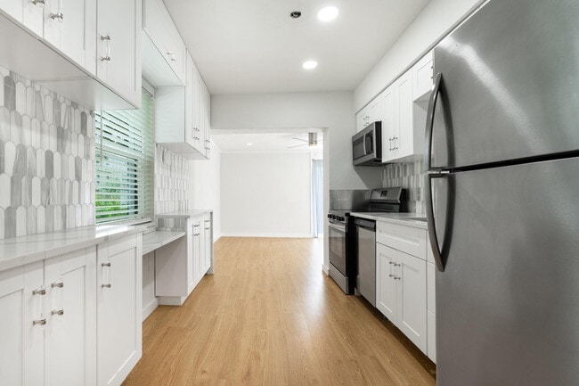 Building Photo - 1640 NW 6th Ave