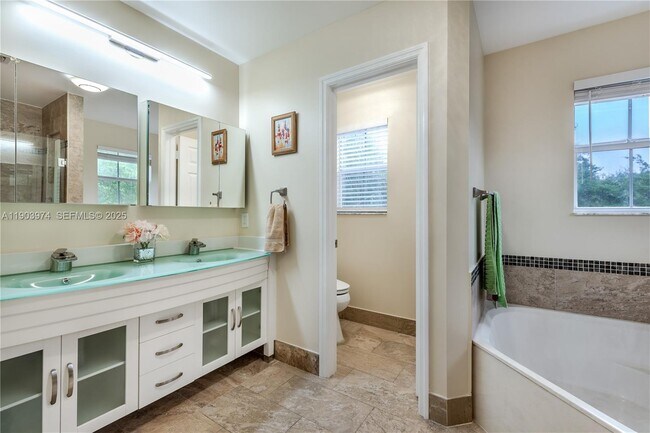 Building Photo - 1275 Yellowheart Way