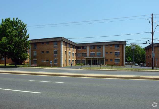 Primary Photo - Montgomery House