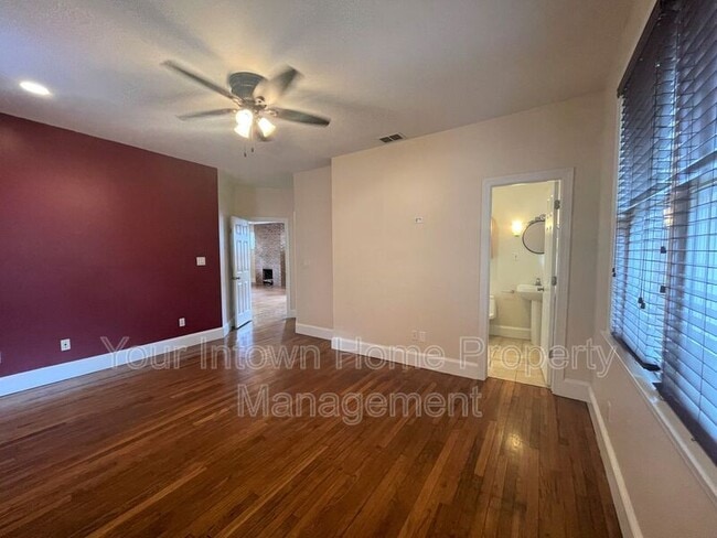 Building Photo - 639 Somerset Terrace NE