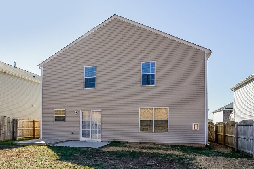 Building Photo - 1860 Eastway Dr