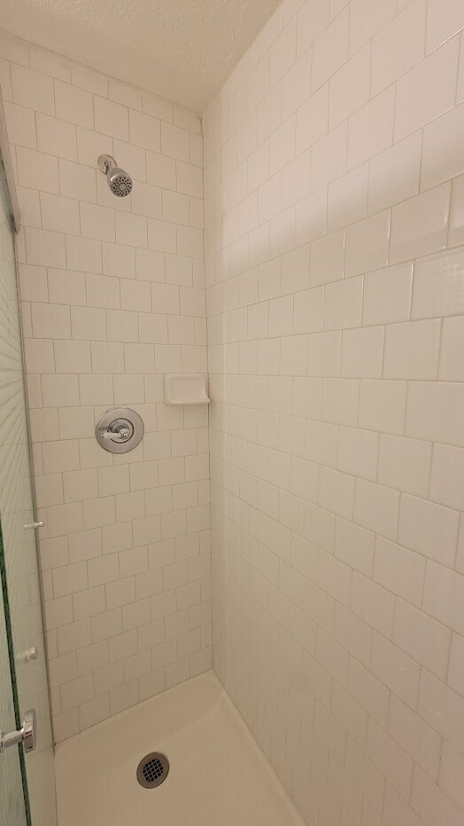 Building Photo - 3740 Thistlemont Dr