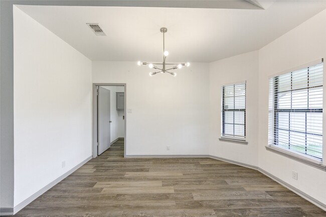 Building Photo - 7109 Kari Ln