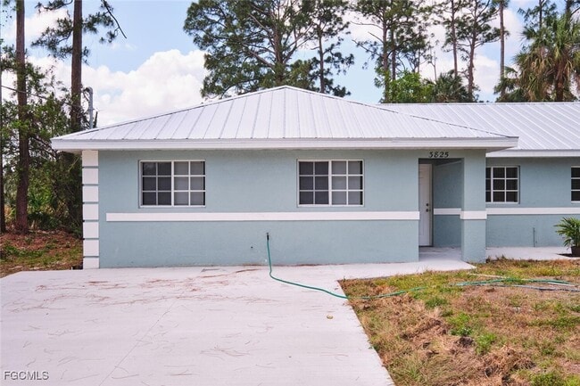 Building Photo - 3825 Hollycrest St