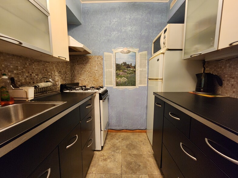 Building Photo - 2678 Ocean Ave