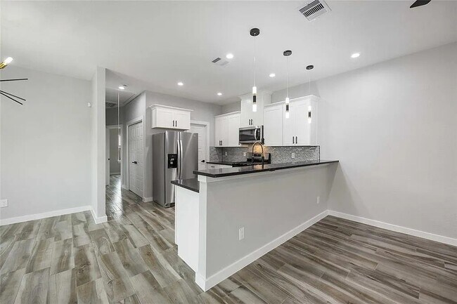 Building Photo - 784 Enterprise St