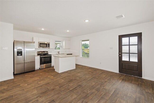 Building Photo - 16722 N Marie Vlg Dr