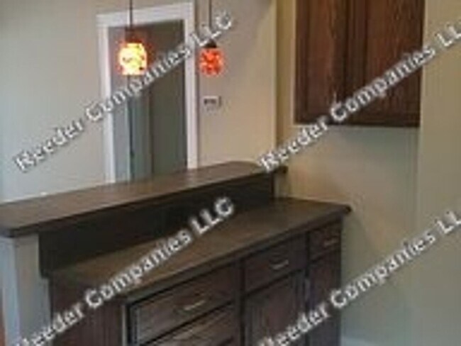 Building Photo - Newly remodeled 2 Bedroom house