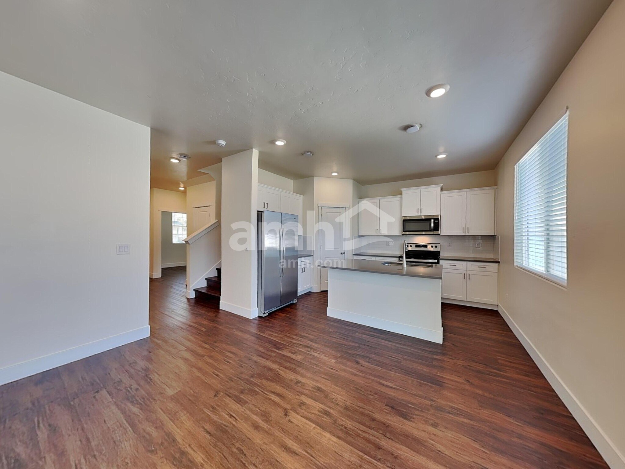 Building Photo - 706 S Retort Ave