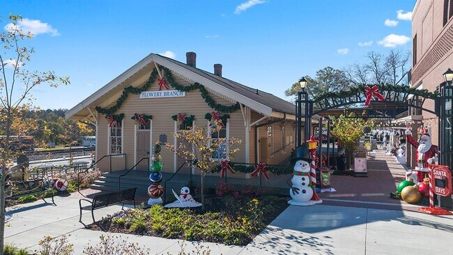 Building Photo - 6741 Leigh St