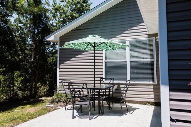 Building Photo - 2026 Catline Cir