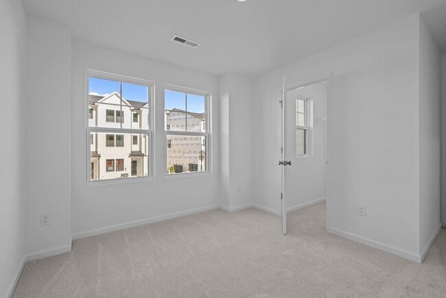Building Photo - Gorgeous New Construction!  Updated Kitche...
