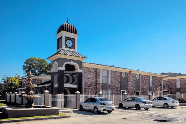 Primary Photo - Hammerly Villas