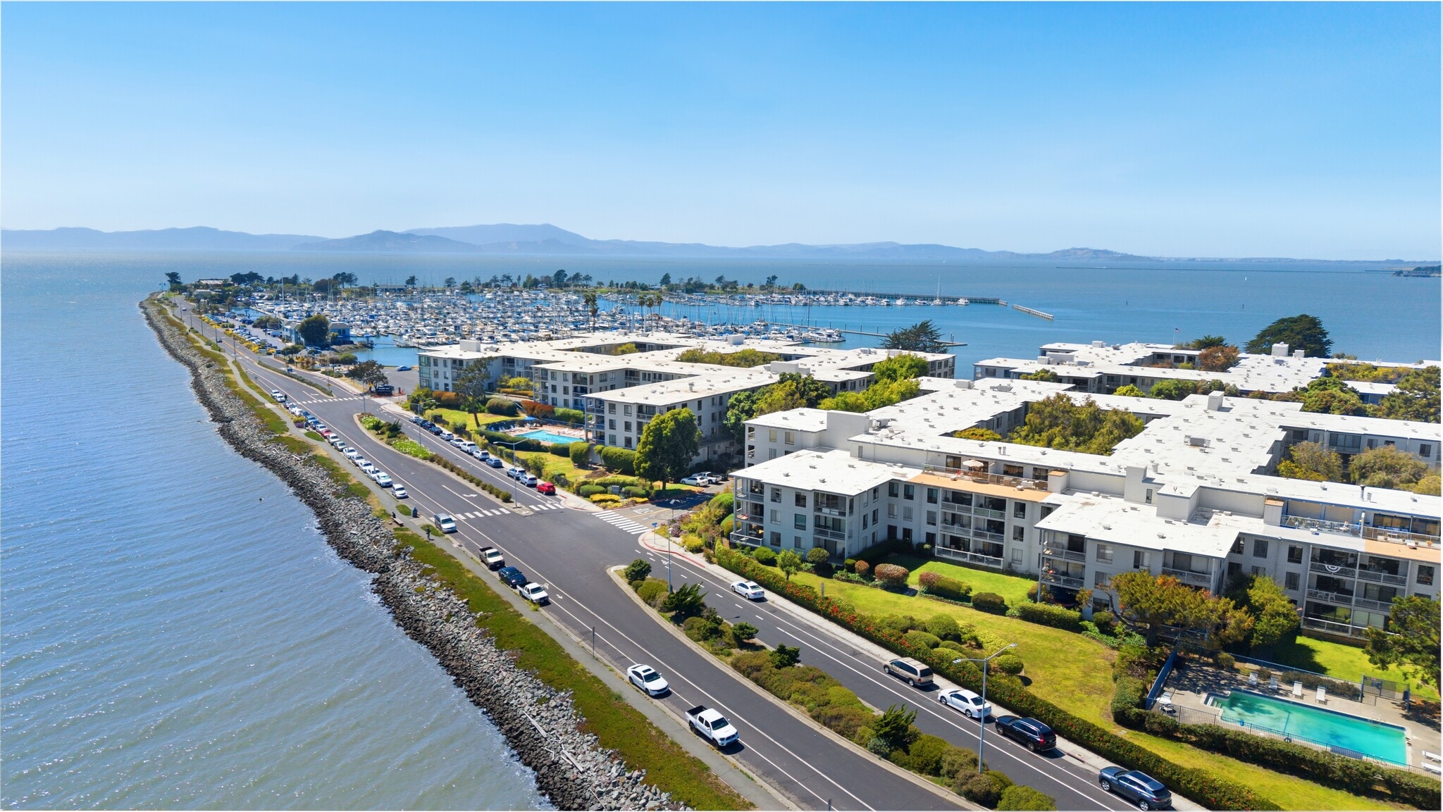 Building Photo - 4 Admiral Dr