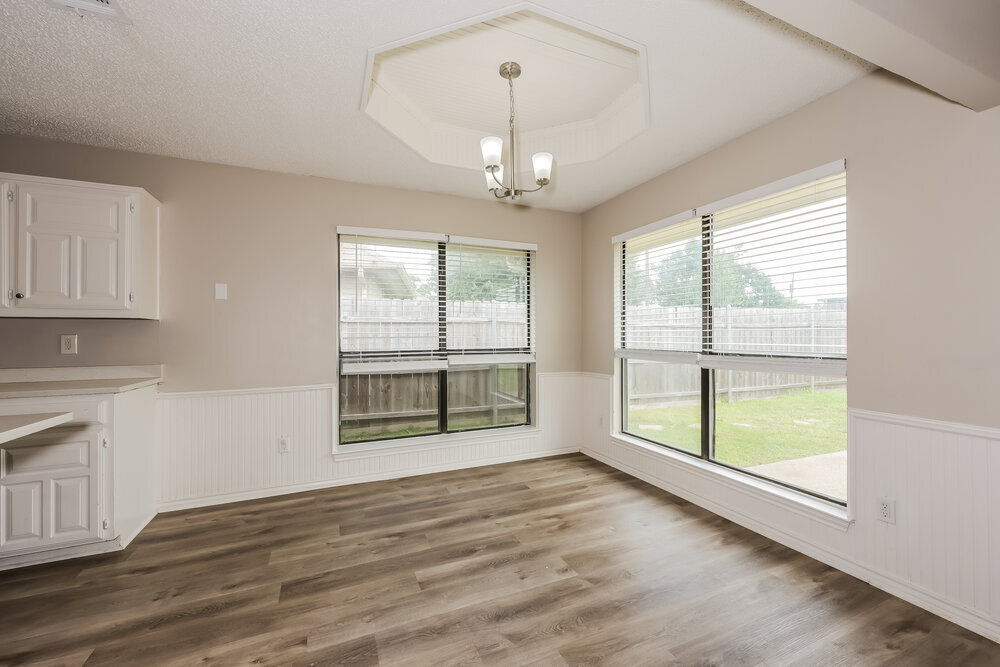 Building Photo - 308 Southlake Dr