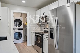 Building Photo - Beautiful 3 Bed/2 Bath Duplex Less Than 1 Mile from Campus!