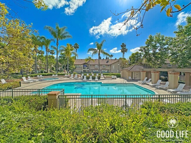 Building Photo - Fully Renovated 2BD/2.5BA in Aliso Viejo | Fireplace, Private Patio, Pool/Spa & Attached Garage