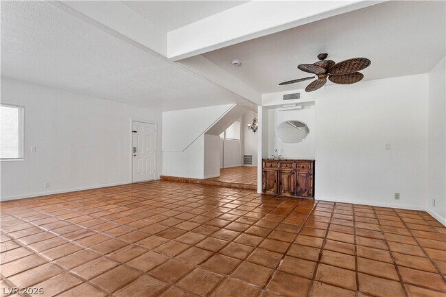 Building Photo - 908 Vegas Valley Dr