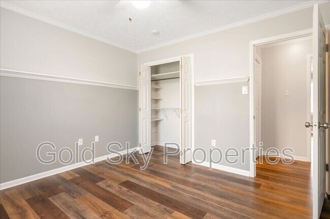 Building Photo - 210 Pine Grove Dr