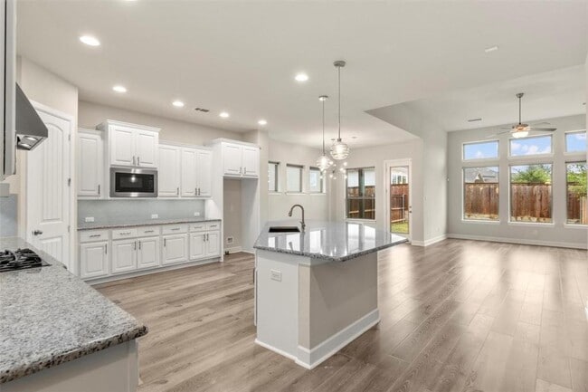 Building Photo - 1725 Rolling Heights Ln