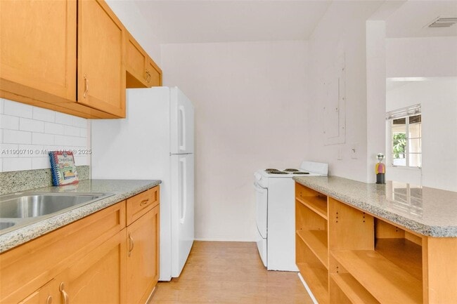 Building Photo - 69 NE 115th St