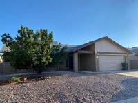 Building Photo - 4BR/2BA/2CG, 1710 sq.ft. rental in Sierra ...