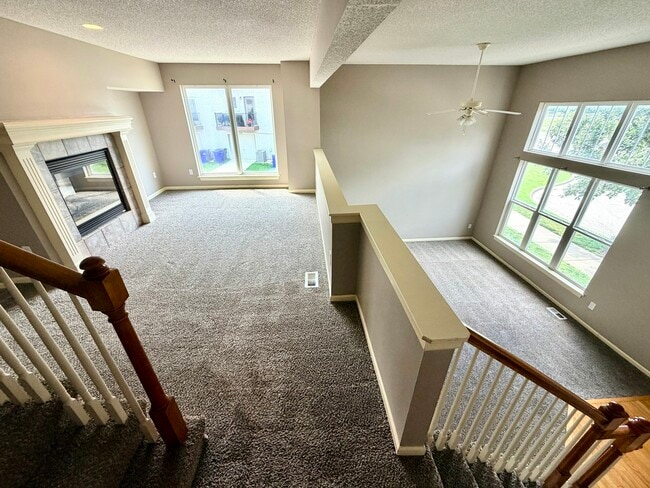 Building Photo - 224 N Hedge Ln