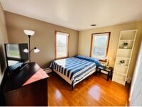 Building Photo - 324 Woodland View Dr