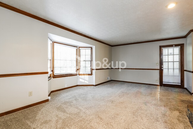 Building Photo - Fantastic 3bd/2.5ba home! Let yourself in!