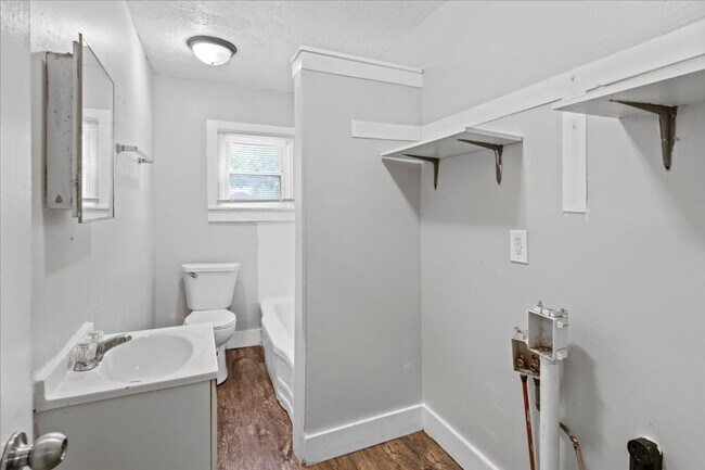 Building Photo - 38 N Grant Avenue - $875/mo.