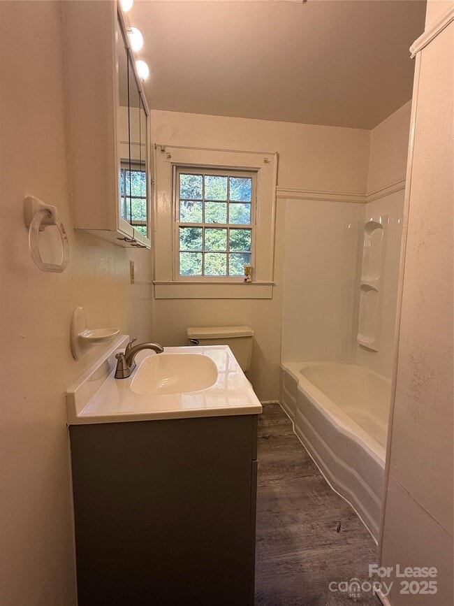 Building Photo - 505 Franklin Ave