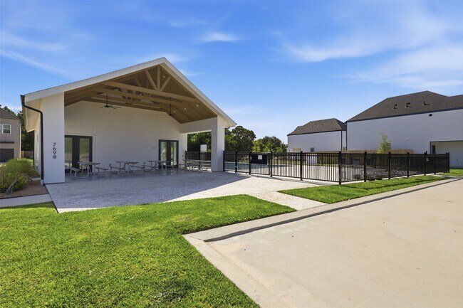 Building Photo - 7720 Inwood Grv Ln
