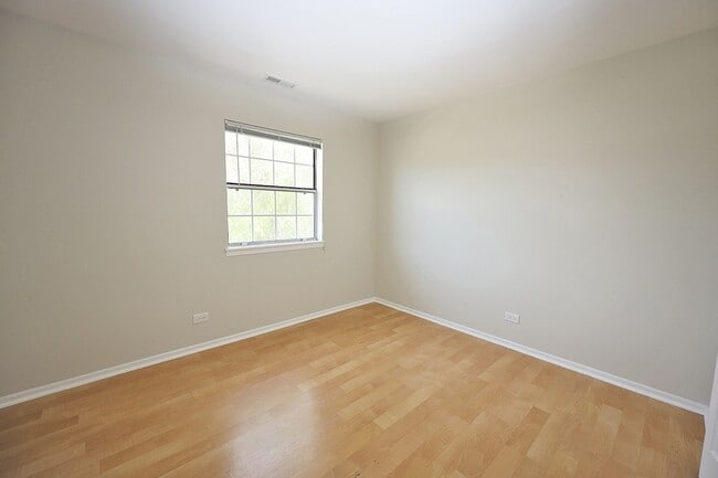 Building Photo - 8 Gant Cir