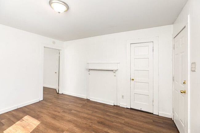 Building Photo - 659 Wilson St