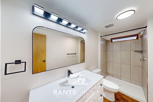 Building Photo - Fully remodeled 2 Bedroom, 2 Bath rambler! Huge Fenced Yard!