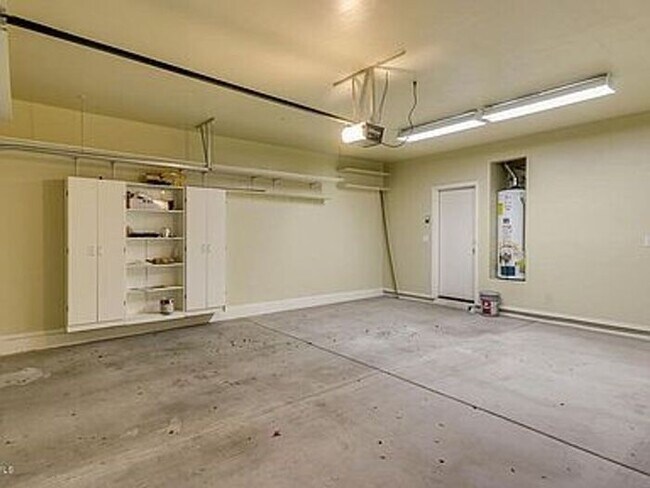 Building Photo - 4125 E Bellerive Dr