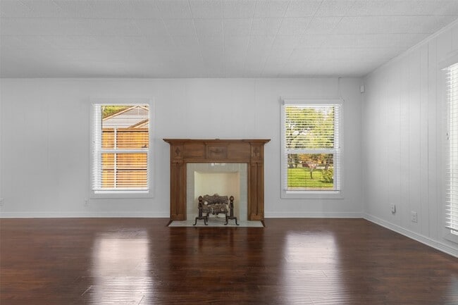Building Photo - 9103 Forest Hills Blvd