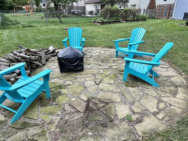 Building Photo - 2669 Deake Ave