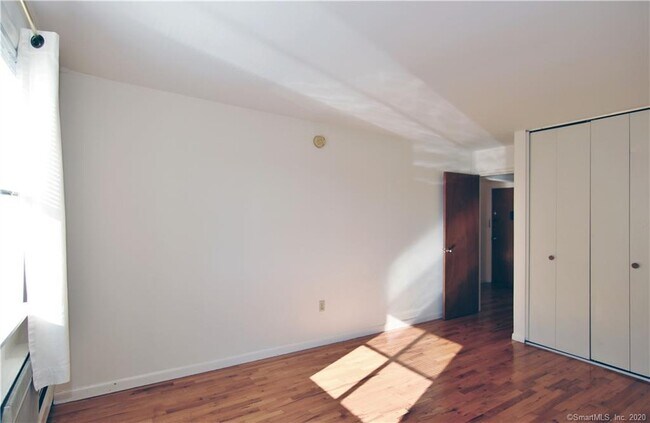 Building Photo - 960 Hope St