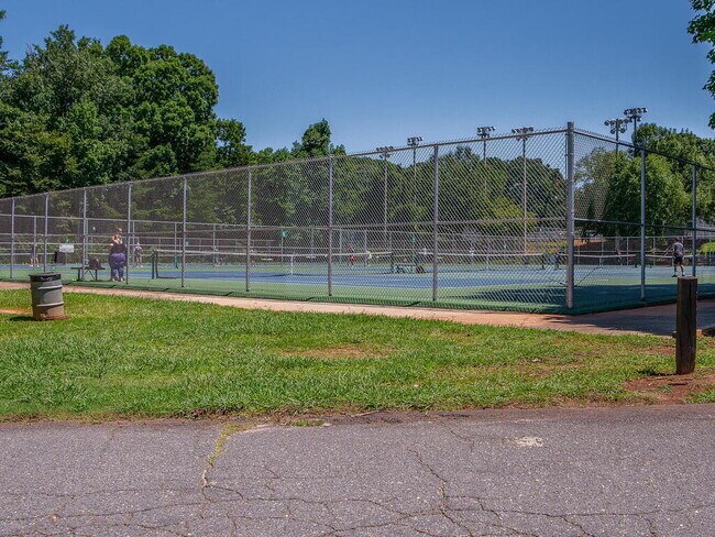 Building Photo - Built in 2022 and waiting for you to move right on in!