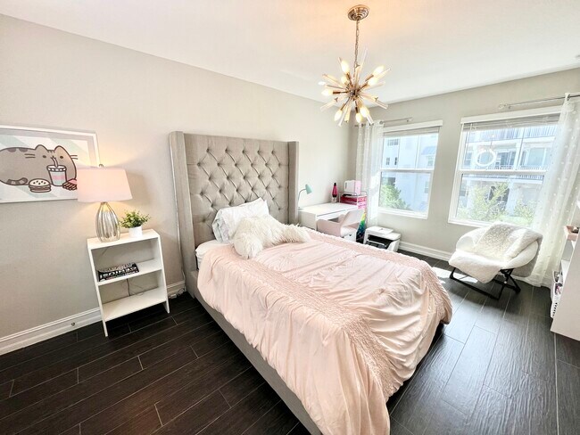 Building Photo - 5120 Bridge St