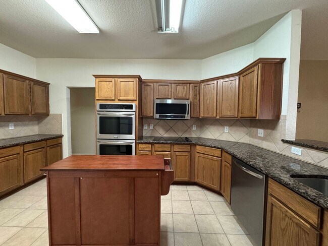 Building Photo - 204 Lottie Ln