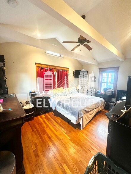 Building Photo - 230 Lake St