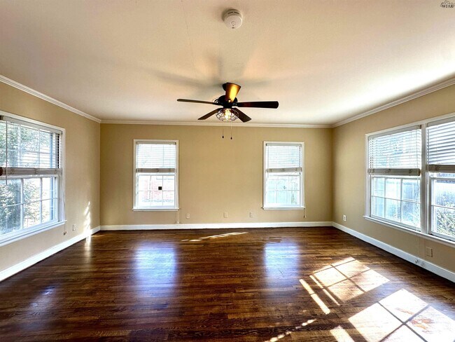 Building Photo - 2409 Ellingham